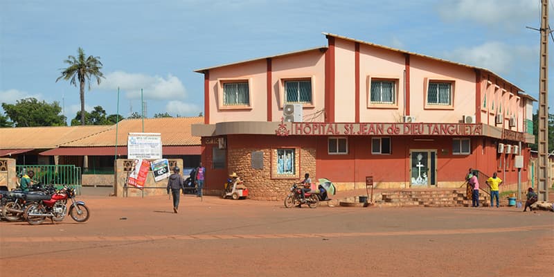 Esterno Ospedale Saint Jean de Dieu di Tanguiéta